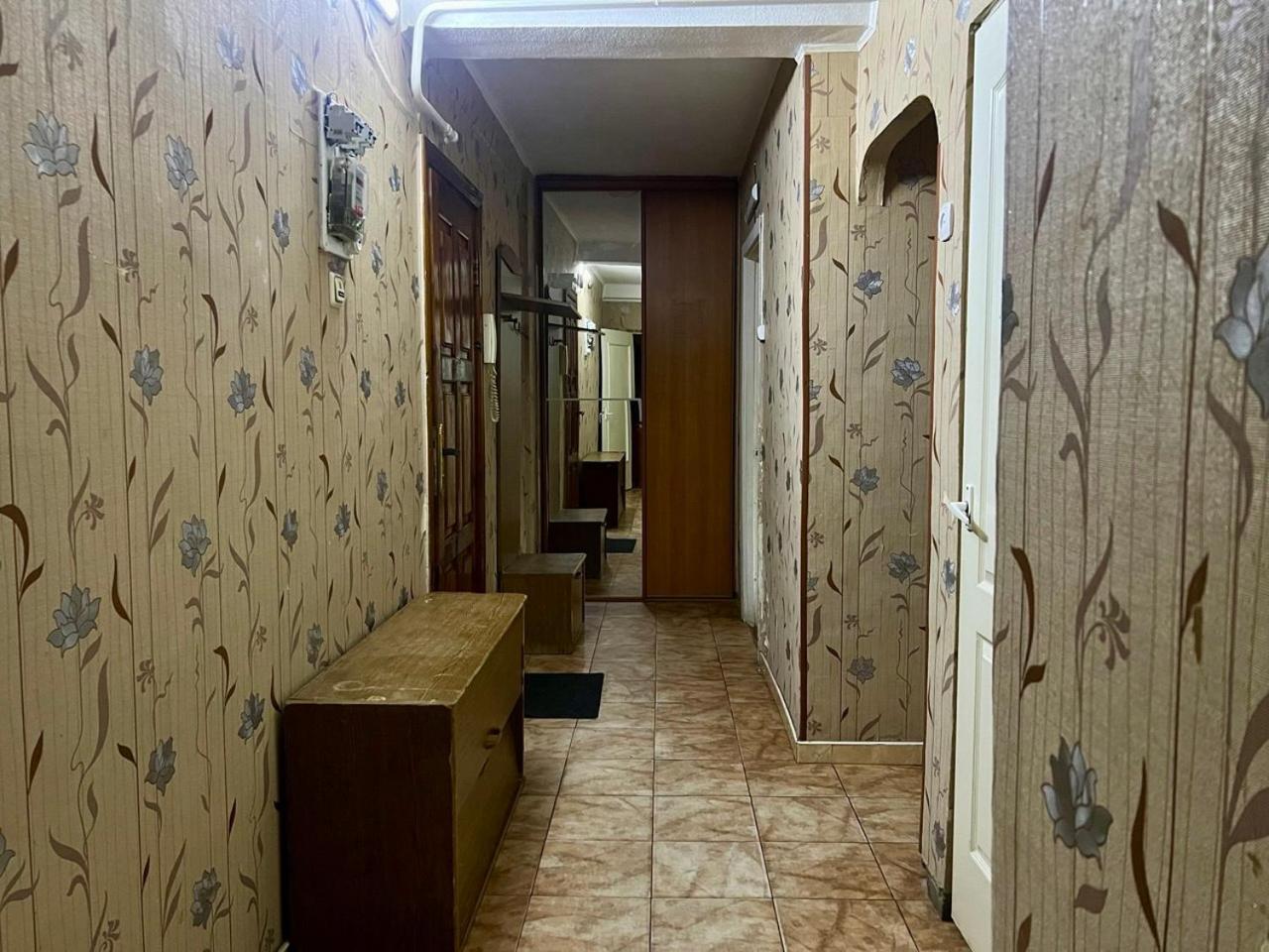 Квартира Эконом-Класса Возле Метро Левобережная Kiev Dış mekan fotoğraf