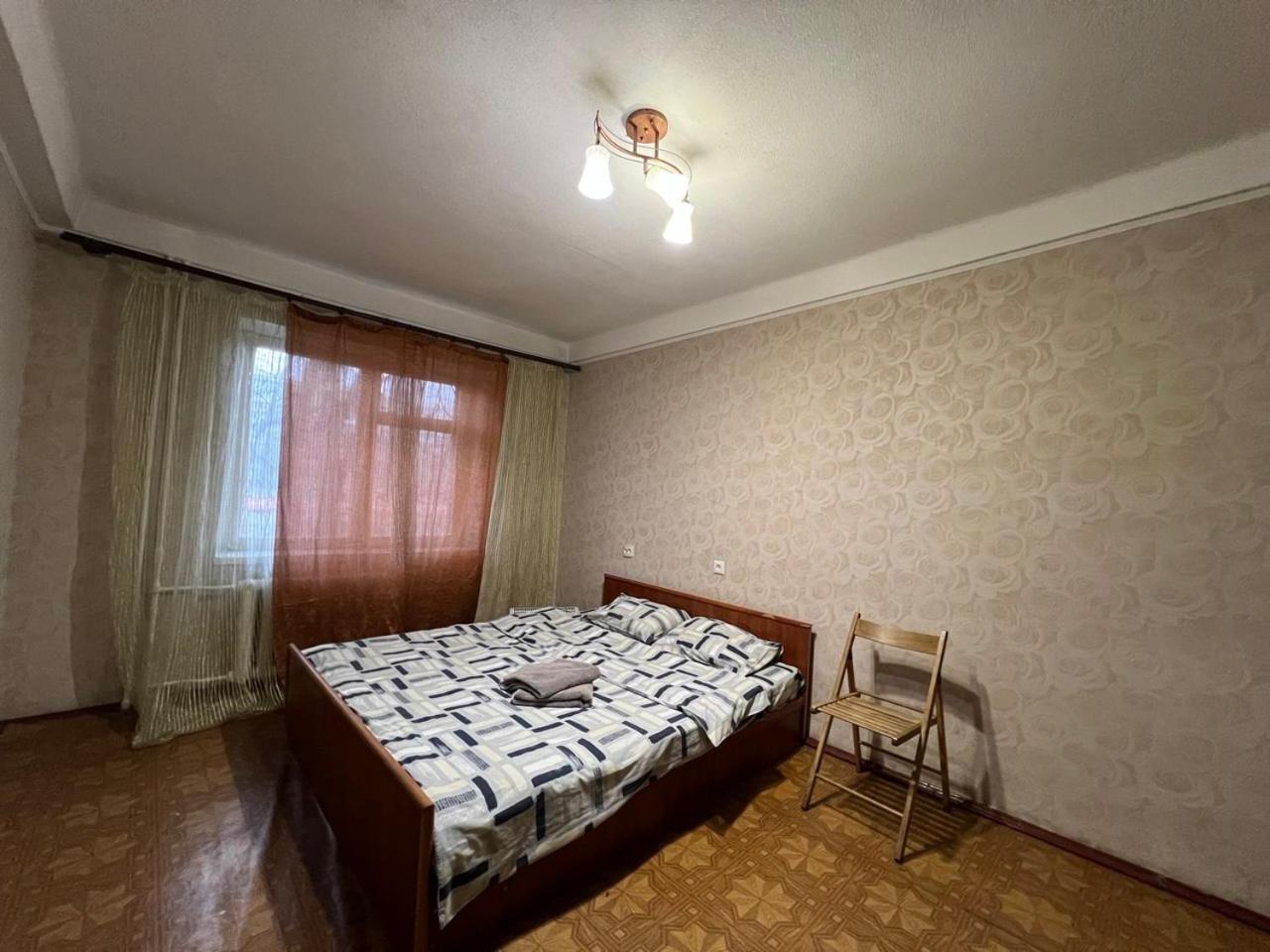 Квартира Эконом-Класса Возле Метро Левобережная Kiev Dış mekan fotoğraf