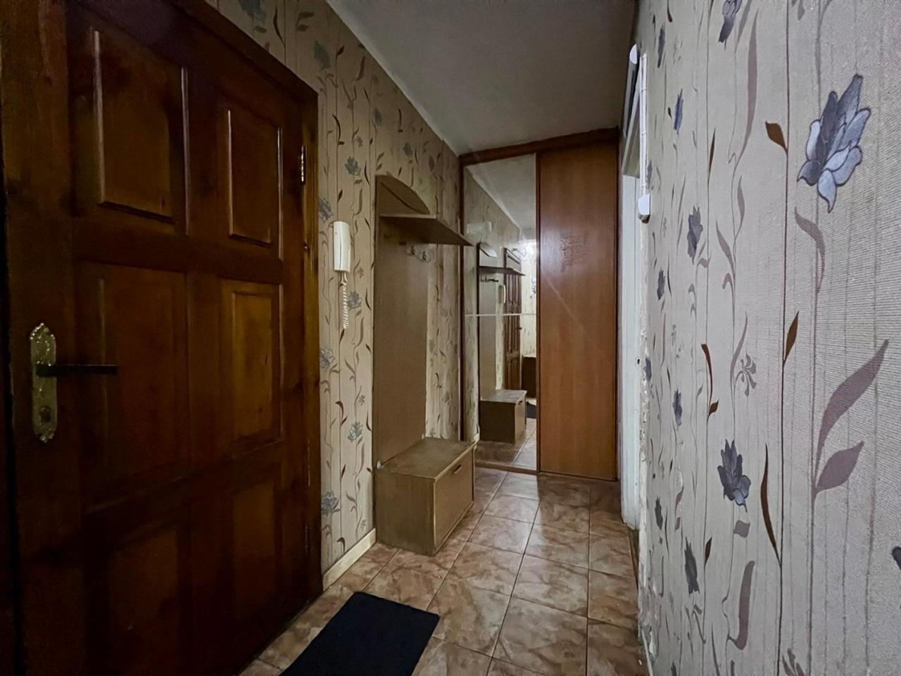 Квартира Эконом-Класса Возле Метро Левобережная Kiev Dış mekan fotoğraf